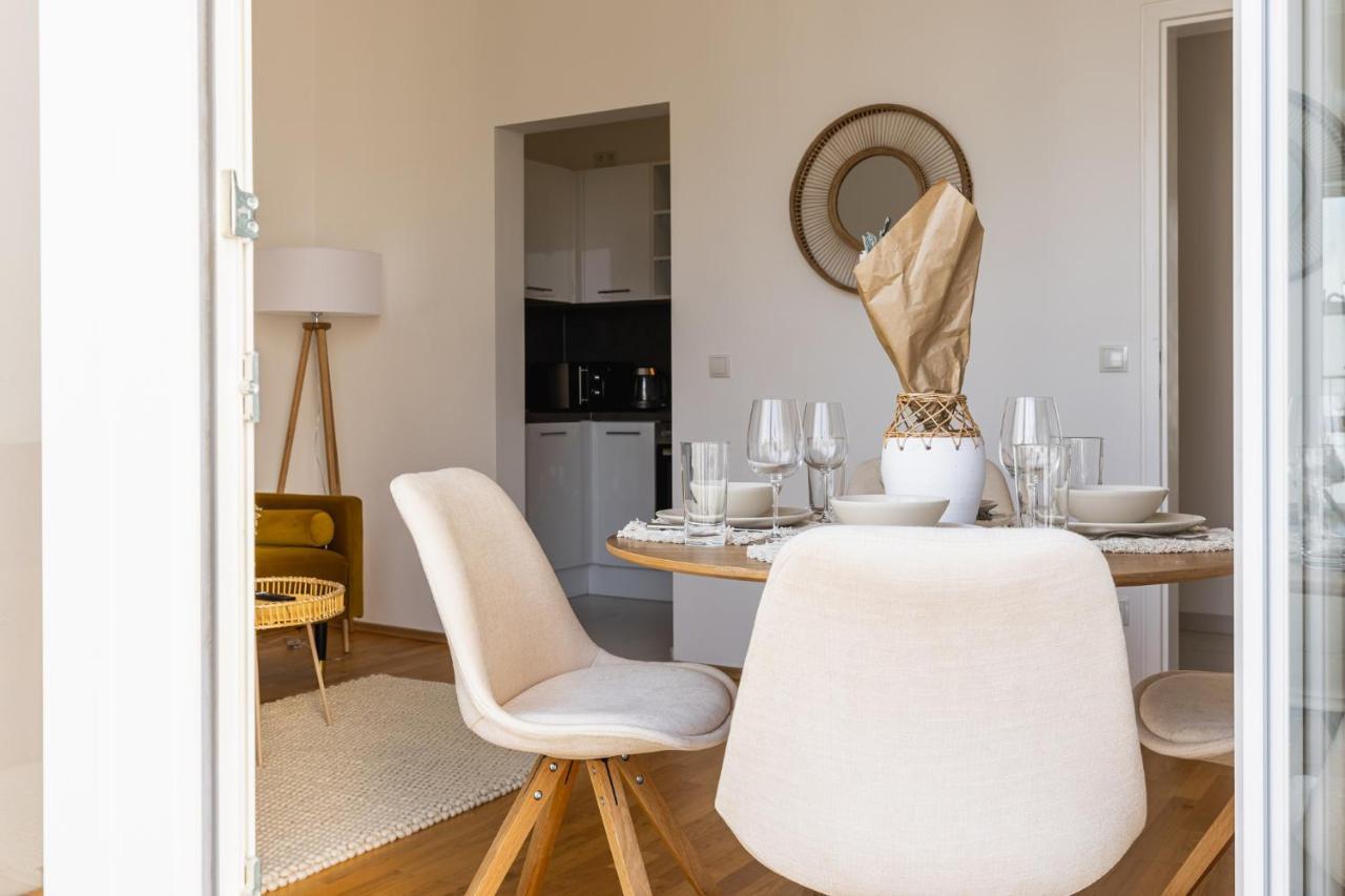 Bright Stylish Apartment With A Balcony In A Top Location Wien Eksteriør bilde