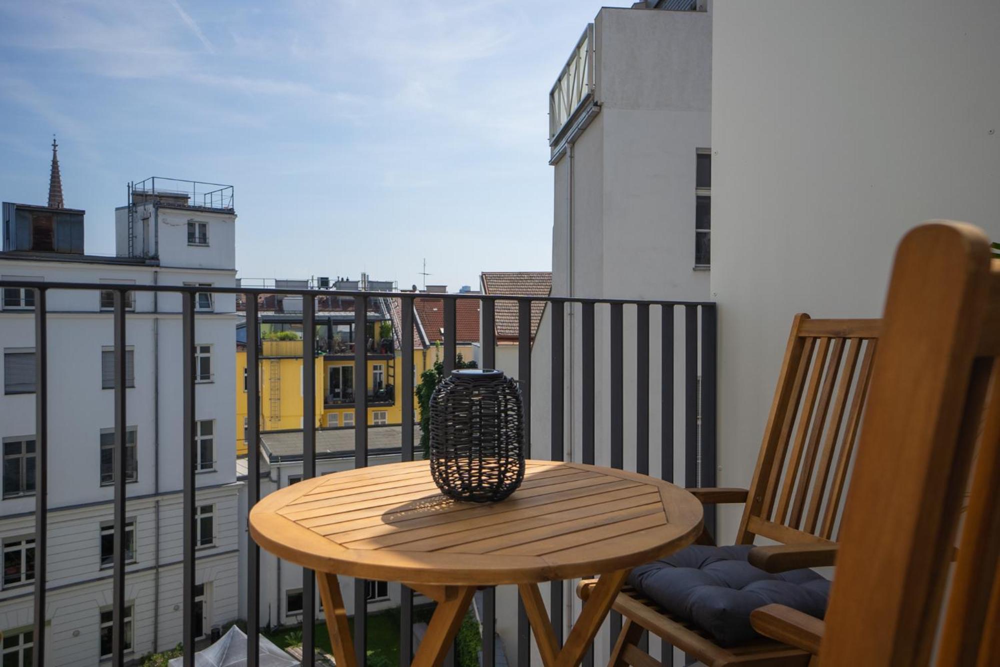 Bright Stylish Apartment With A Balcony In A Top Location Wien Eksteriør bilde