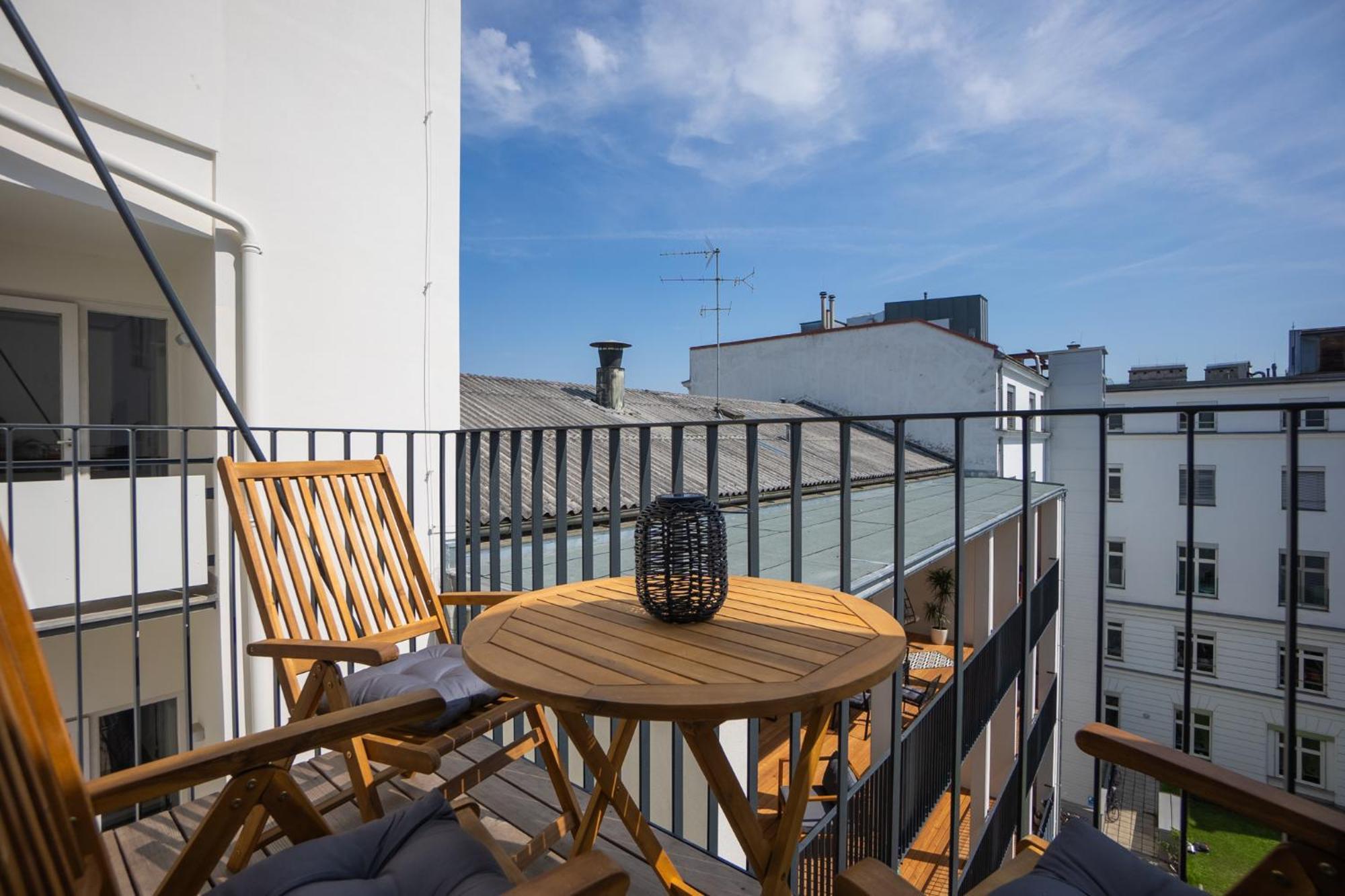 Bright Stylish Apartment With A Balcony In A Top Location Wien Eksteriør bilde
