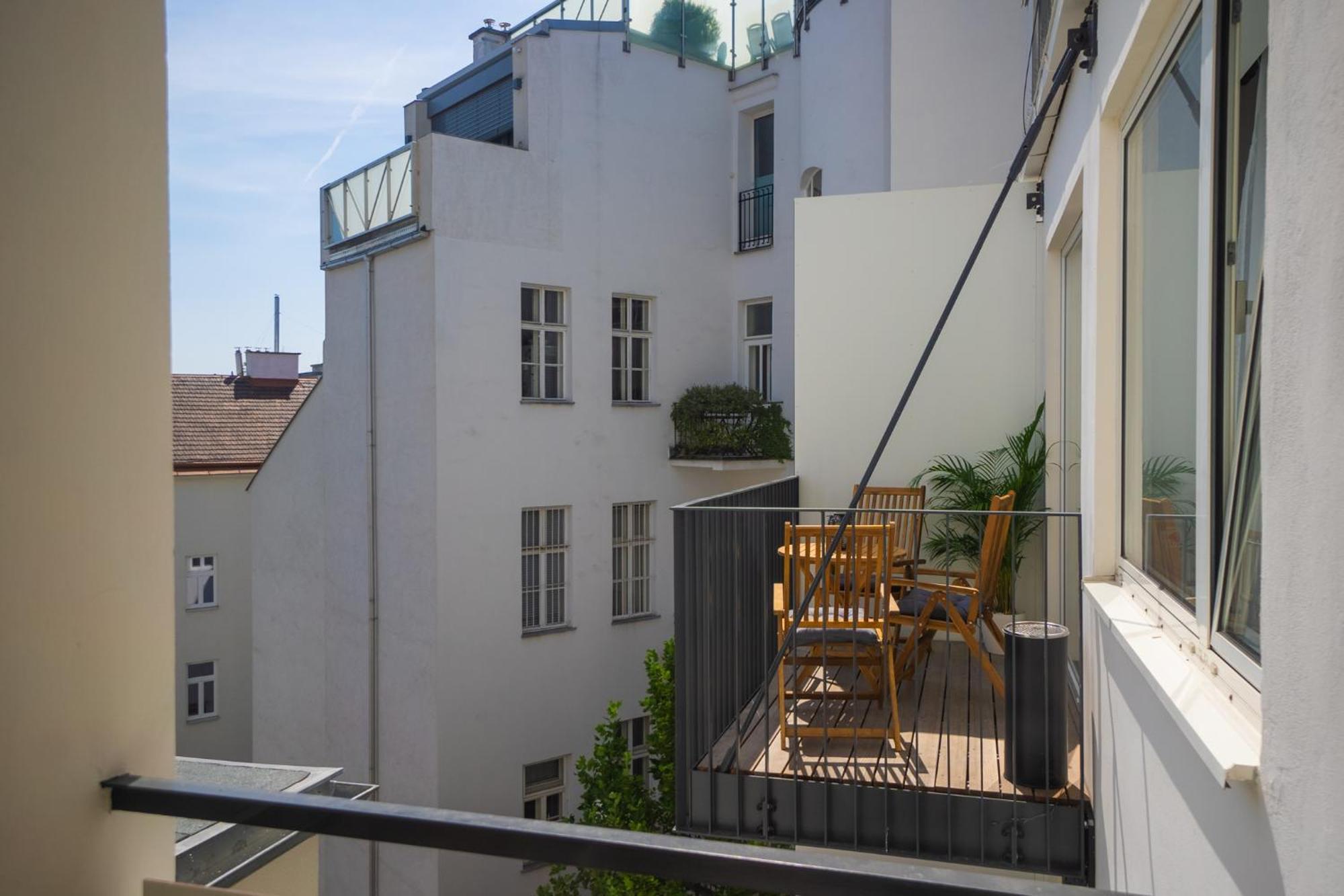Bright Stylish Apartment With A Balcony In A Top Location Wien Eksteriør bilde