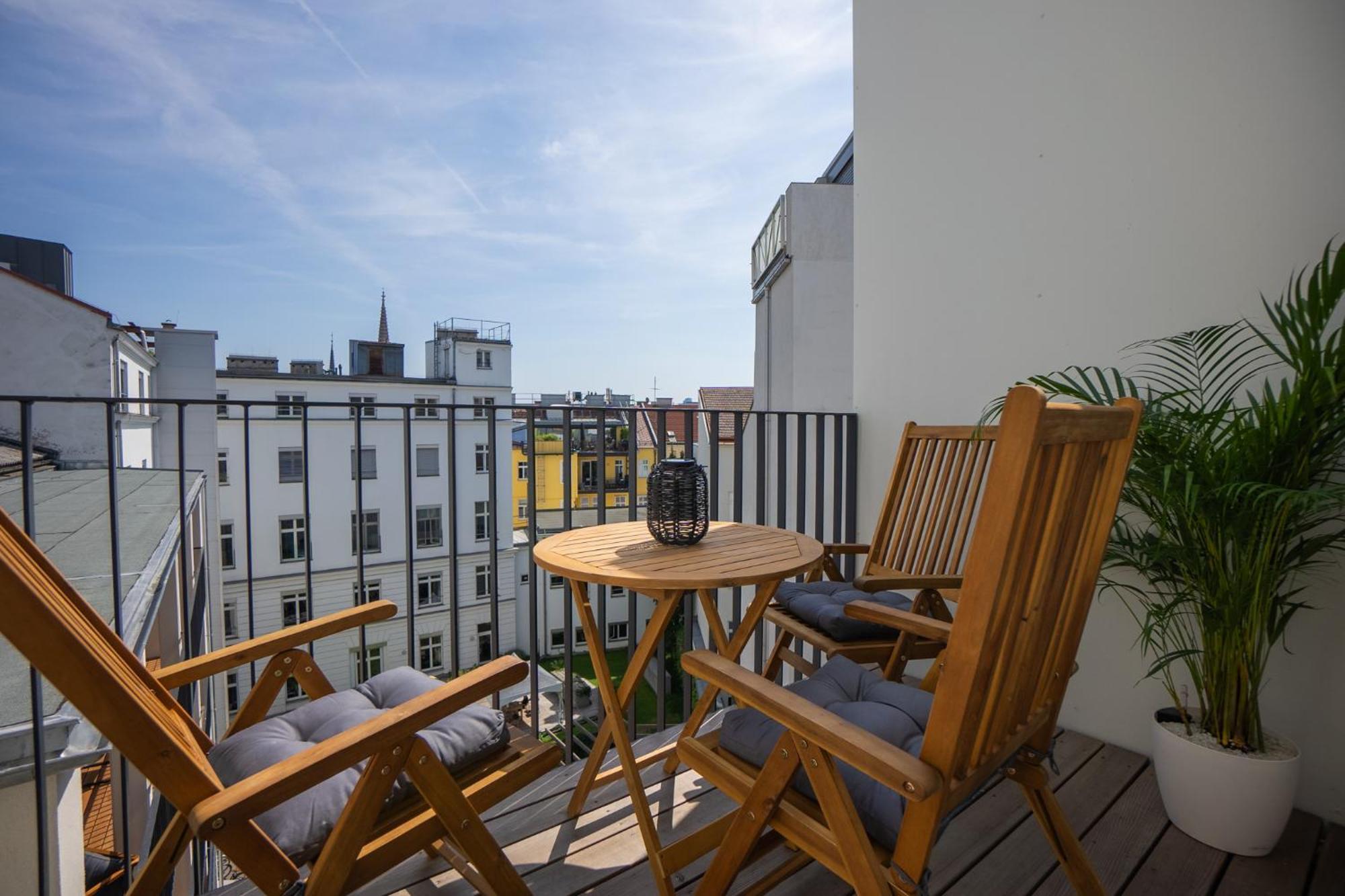Bright Stylish Apartment With A Balcony In A Top Location Wien Eksteriør bilde